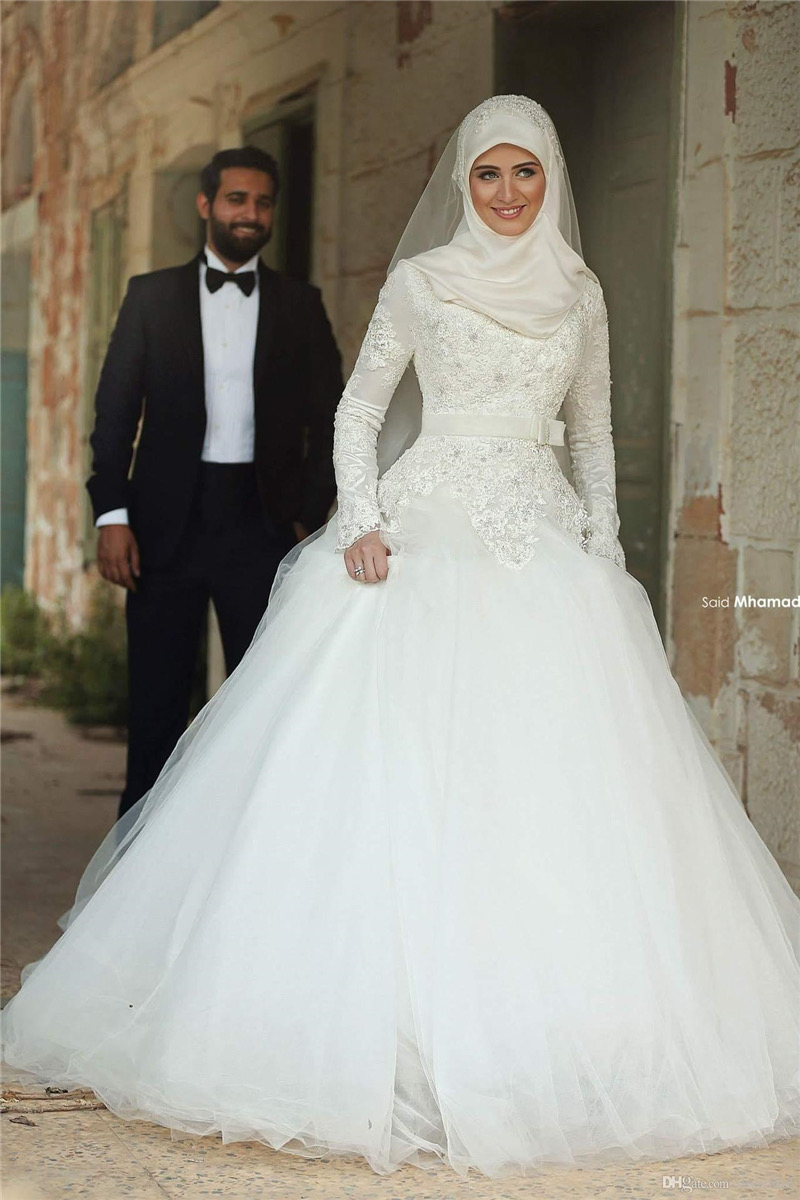 Desain kebaya muslim pengantin