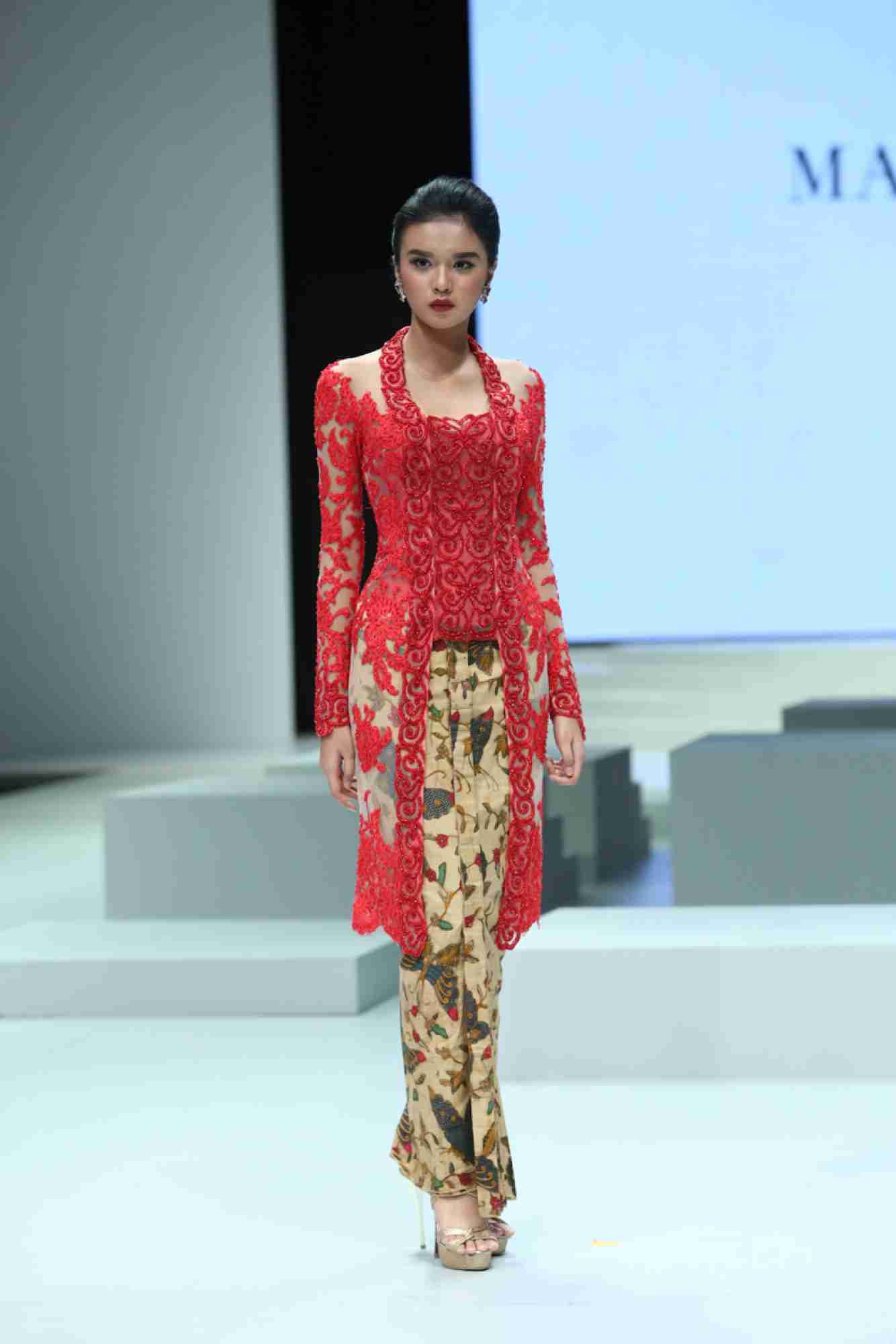 Model Kebaya Brokat Lengan Panjang  √ 50+ Model Dress Kebaya Brokat