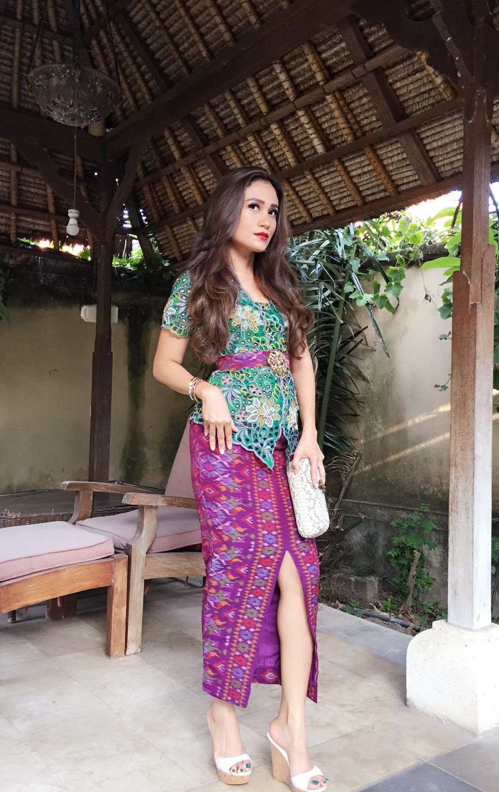 Model Kebaya Bali Lengan Pendek