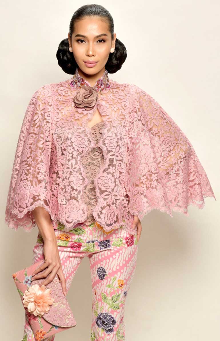 60+ Model Kebaya Encim Modern, Betawi, Hijab, Terbaru 2020