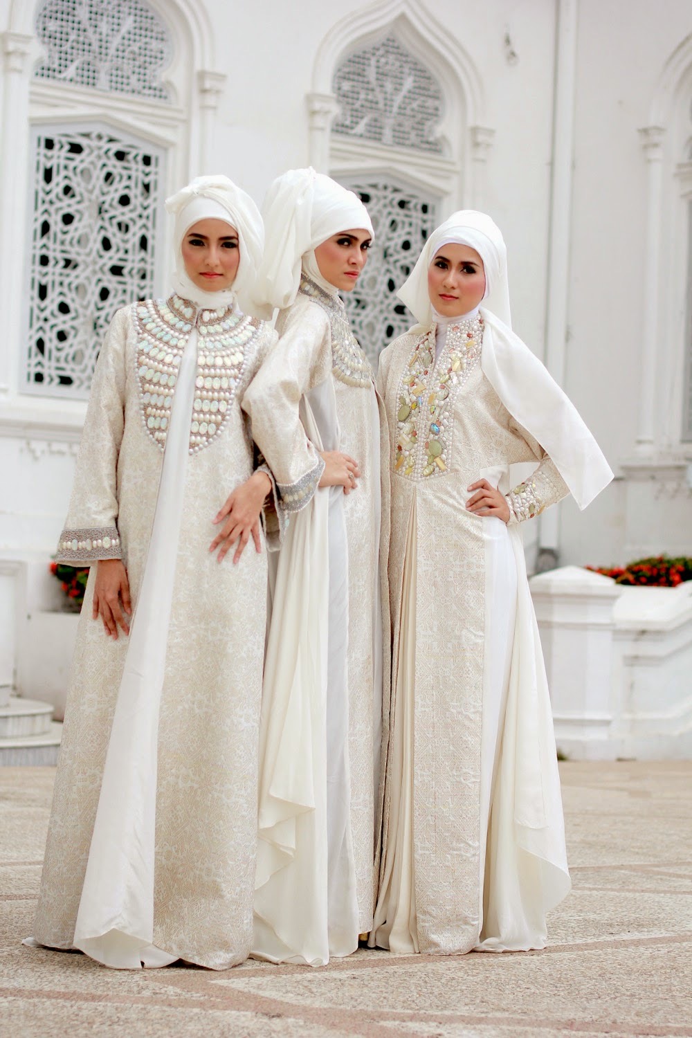 Model Kebaya Brokat Muslim Syar'i