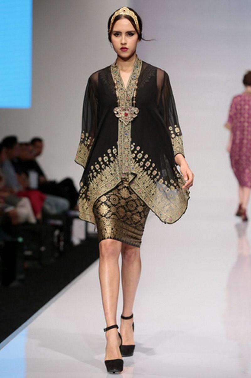 Baju batik kombinasi modern