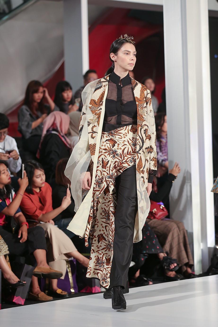 Baju batik model tradisional casual
