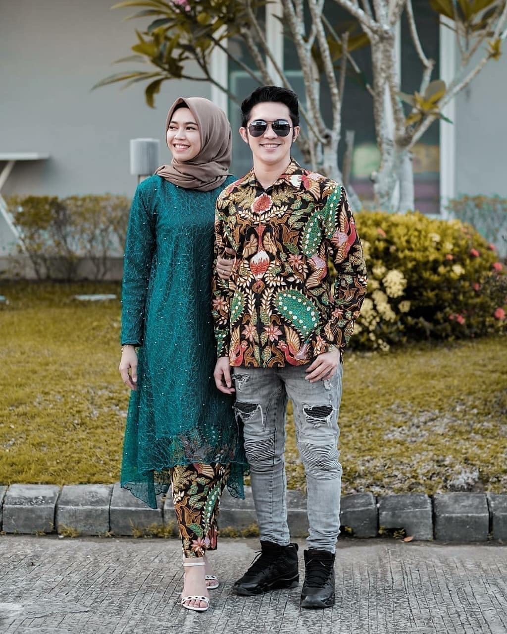 Batik Couple Stylist