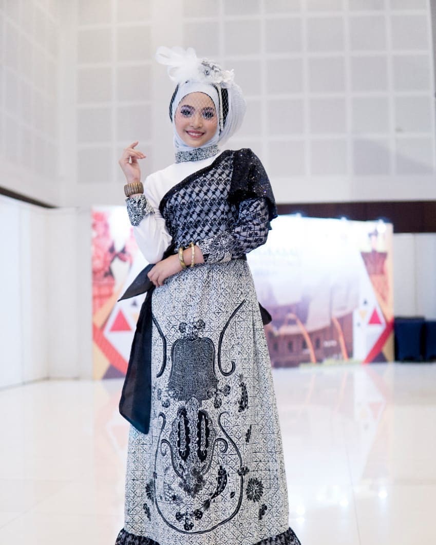 Dress batik monokrom