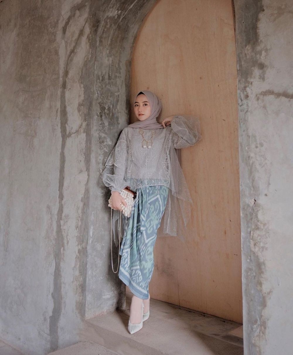 Kebaya Batik Modern Hijab