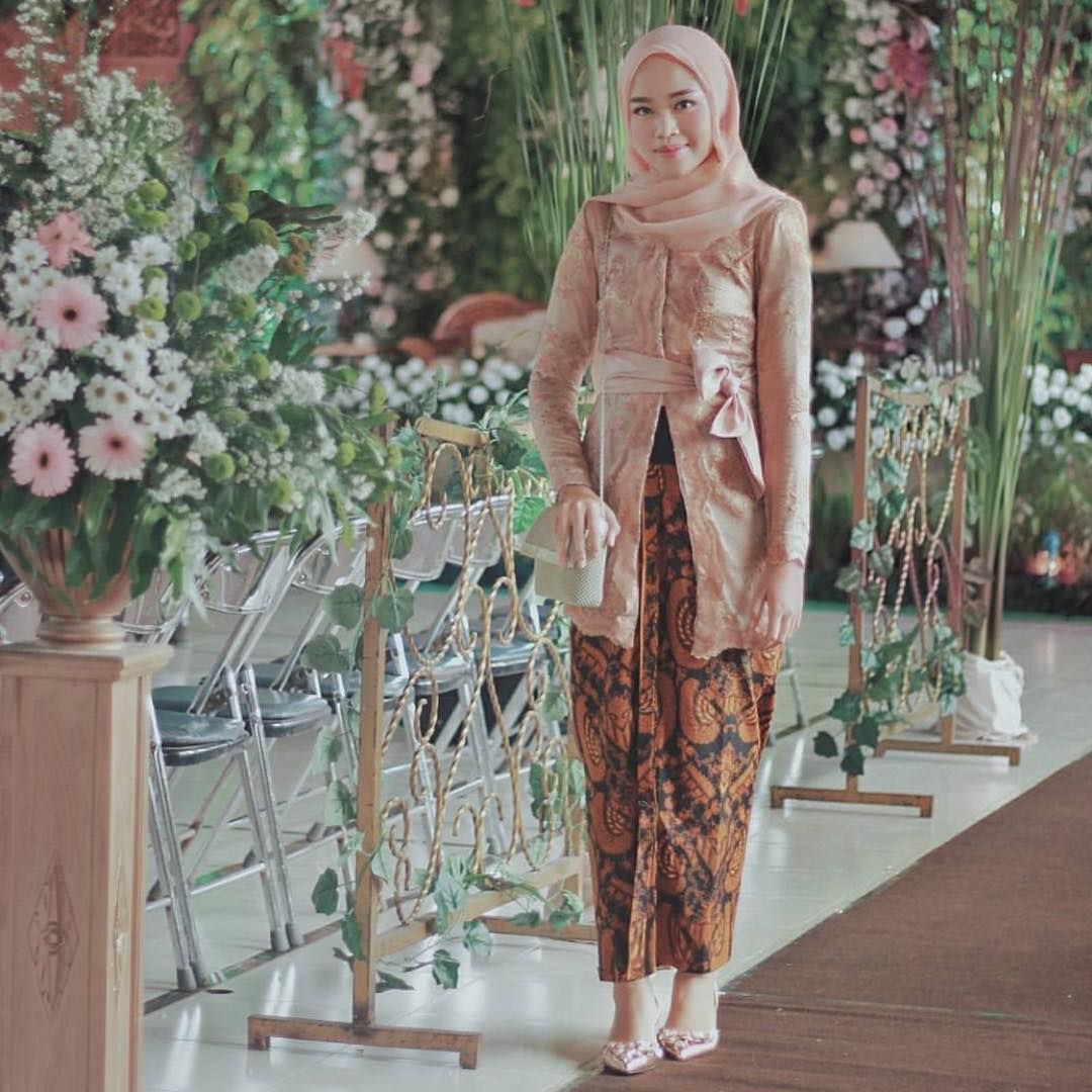 Model Baju Batik Kebaya Muslim