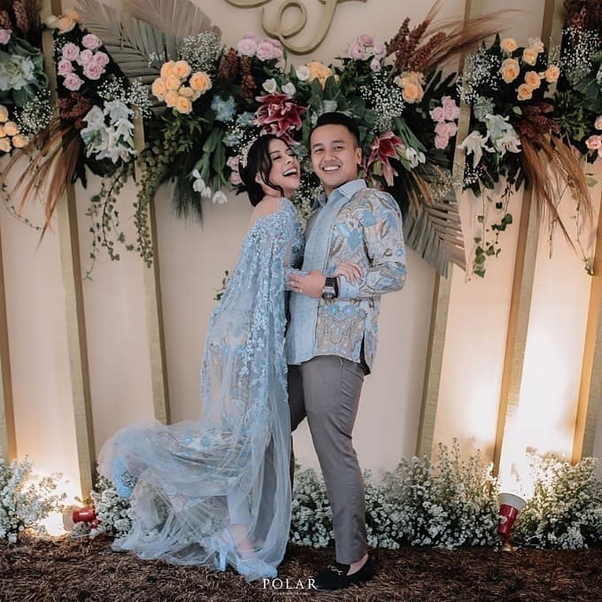 Model Batik Couple Full Brokat