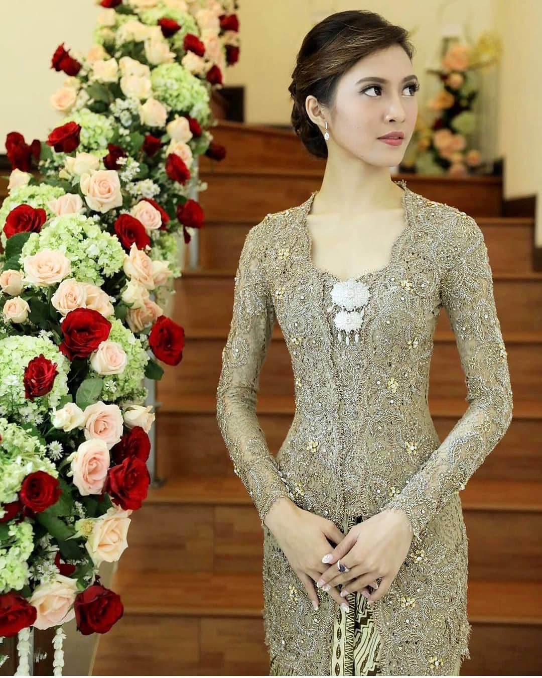 Model Kebaya Bali Modern untuk Acara Pernikahan