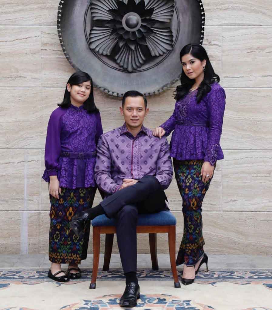 Model Kebaya Batik untuk Setelan Keluarga