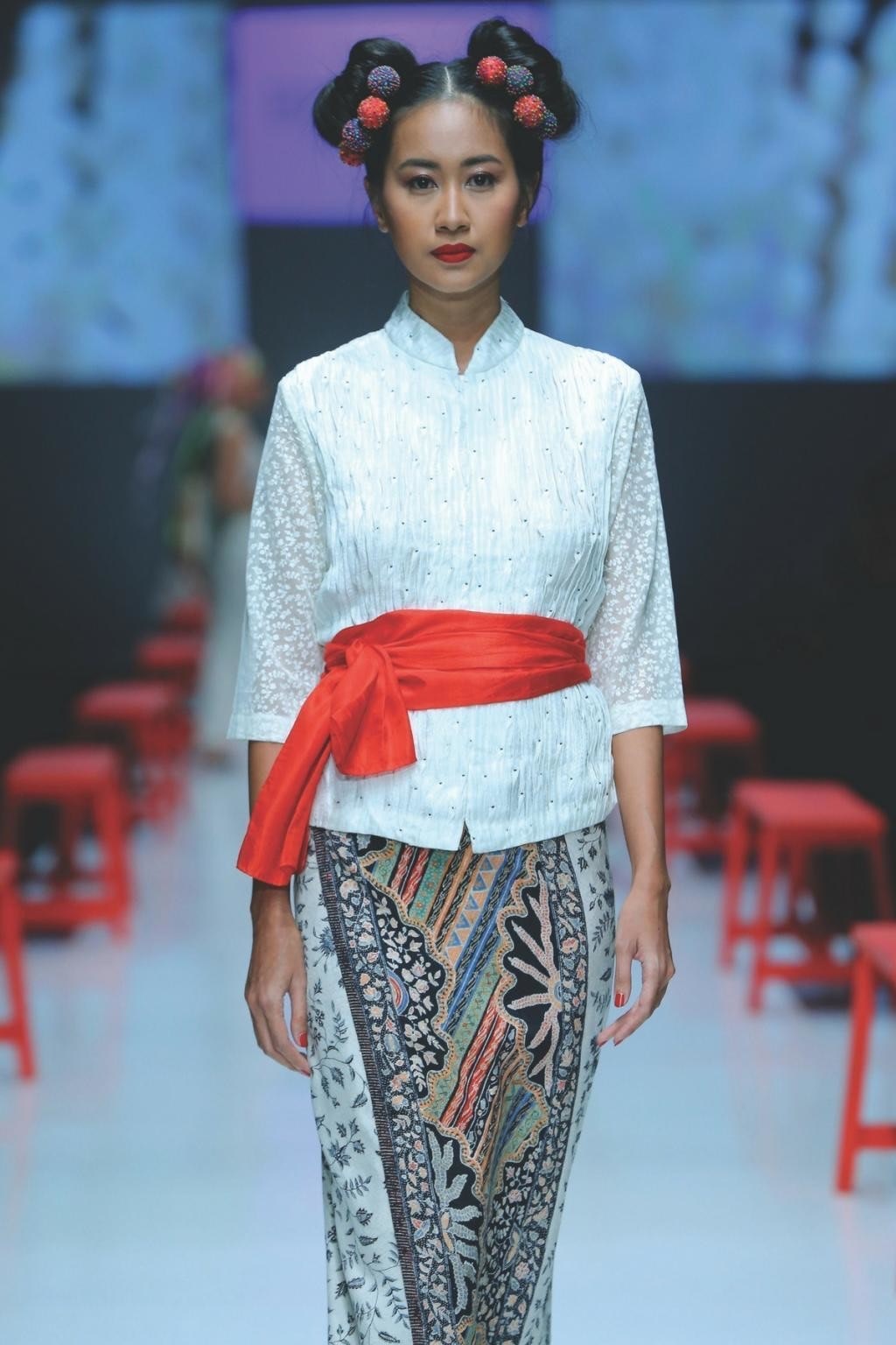 Model Kebaya Kartini Simple Polos