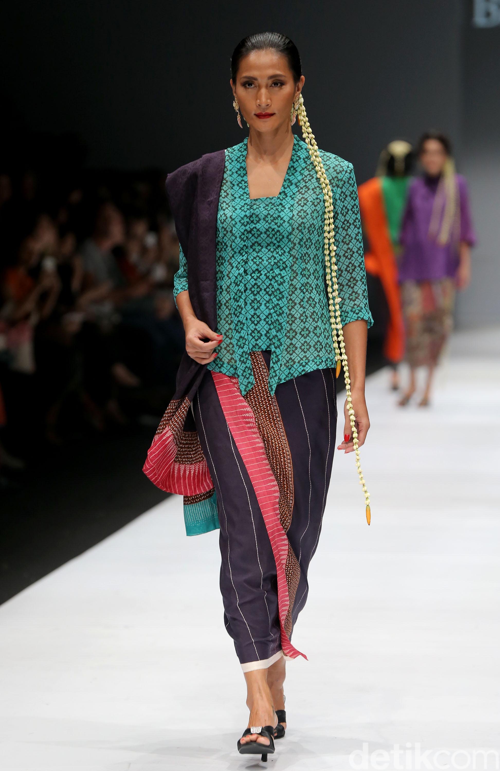 Model baju batik atasan tradisional