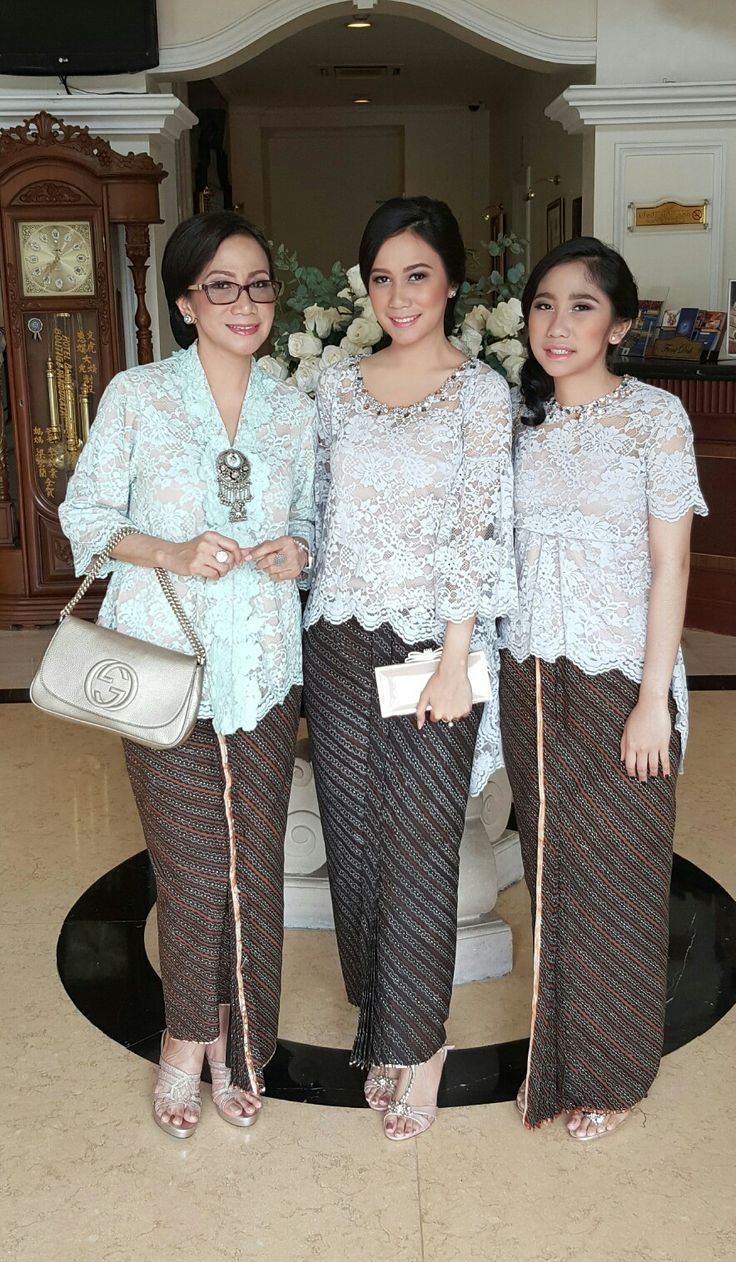 Model baju batik full brokat
