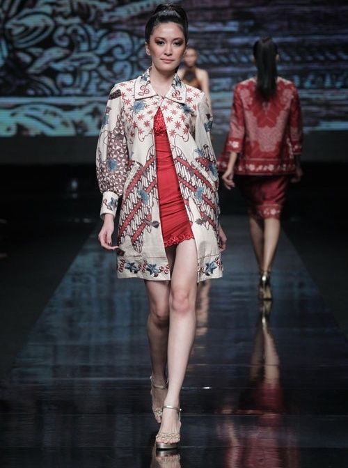 Model baju batik kombinasi gaun