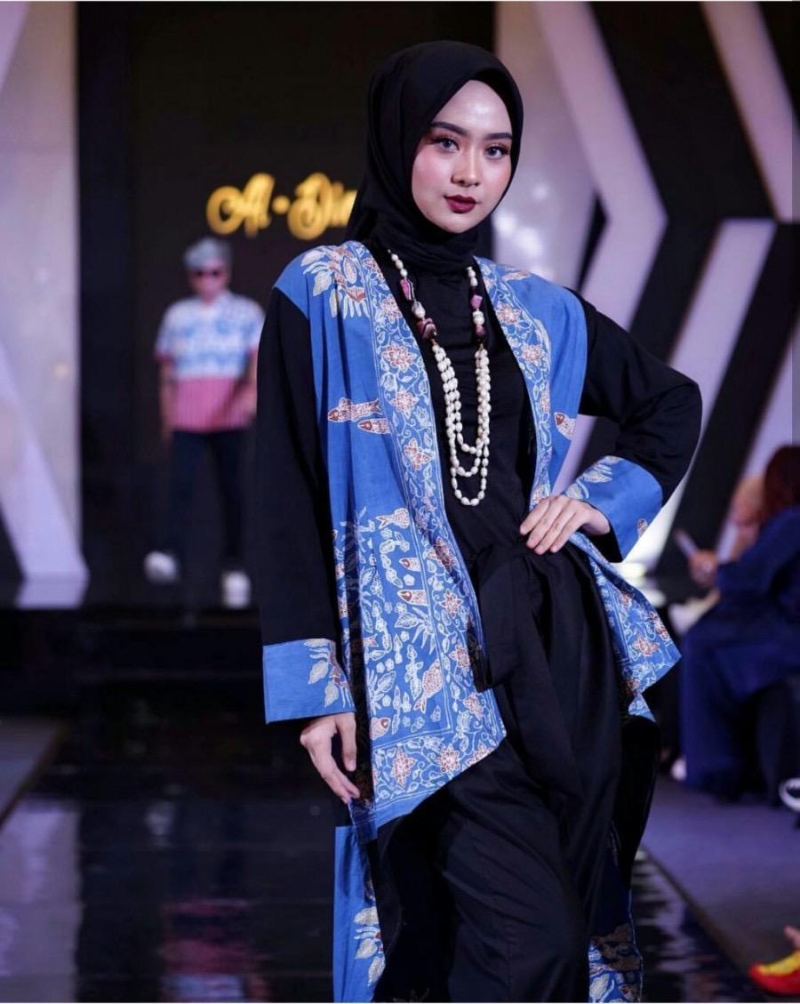 Model baju batik muslim atasan