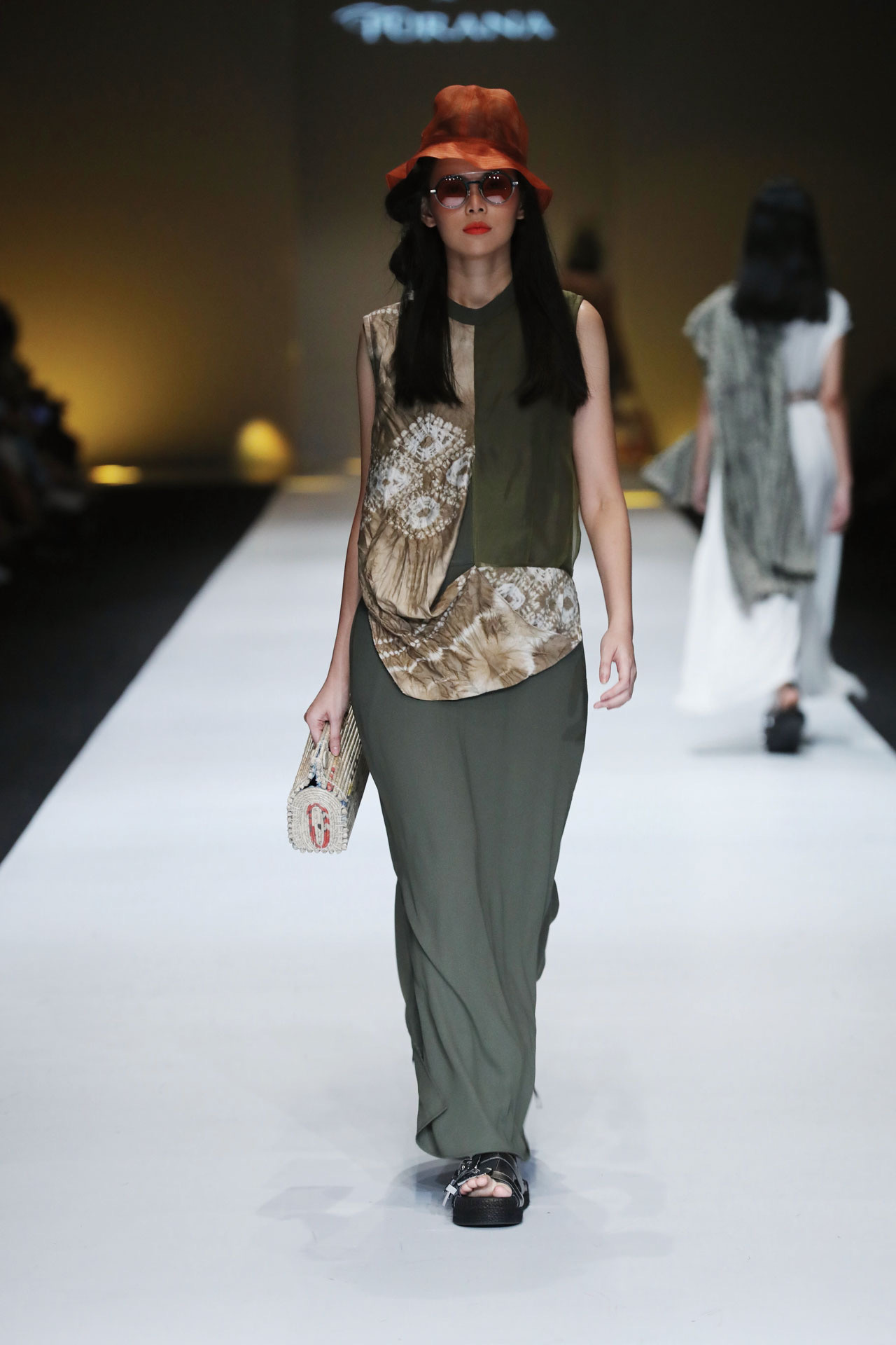 model baju batik kombinasi rok berwarna polos