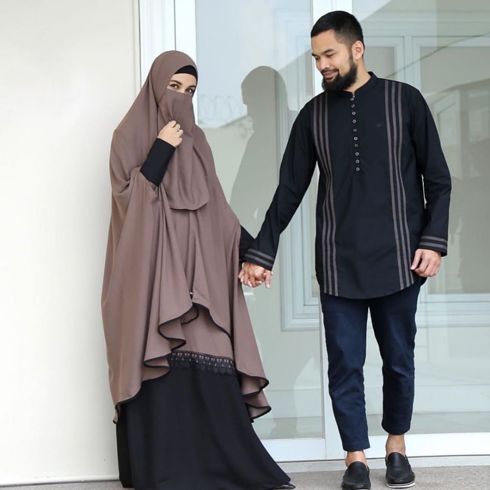 Balotelli Polos Panjang dengan Hijab Cadar