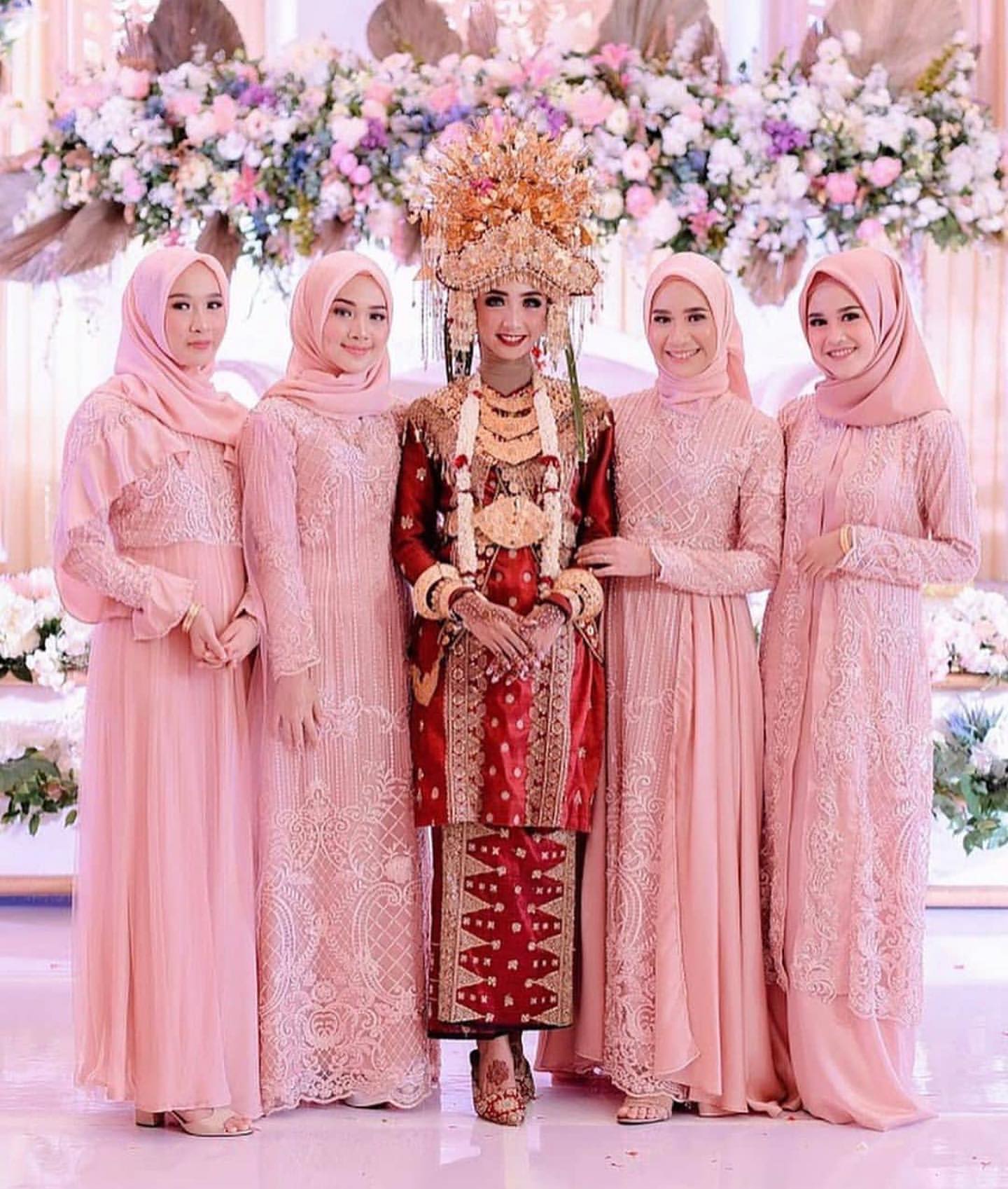 Model Gamis Brokat Hitam Kombinasi Gold | Ruang Ilmu