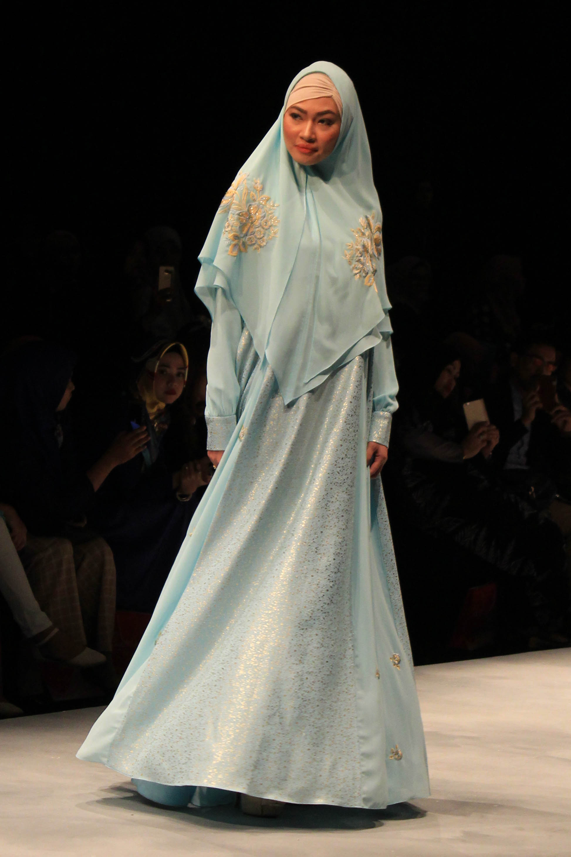 Model Busana Gamis Syariah