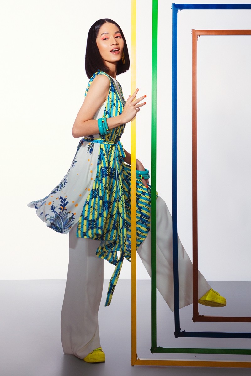 Gambar Model Baju Batik Wanita