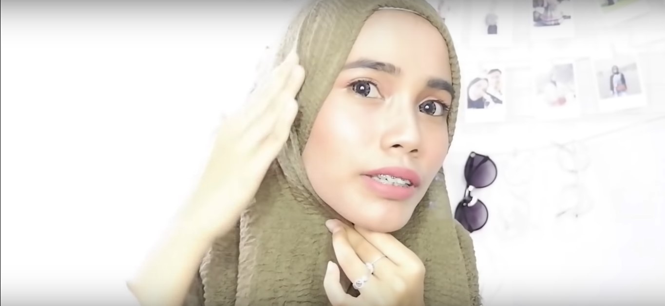 Hijab Rawis Renda