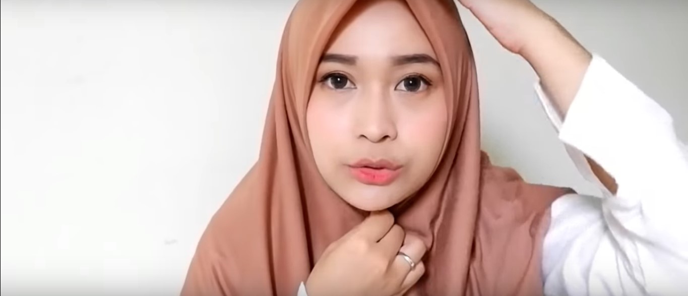 Hijab Tutorial Kerudung Segitiga