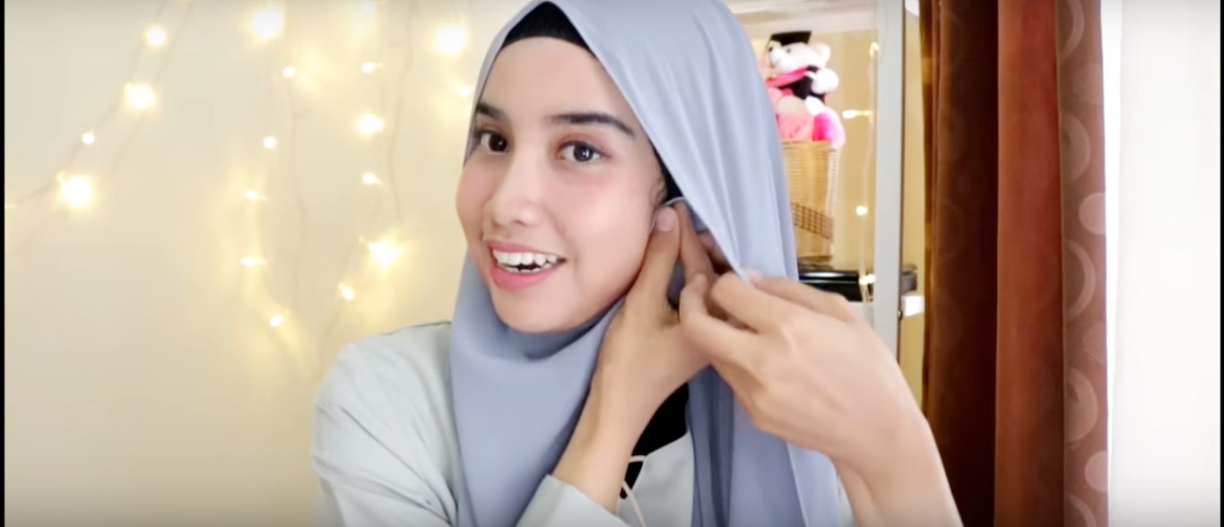 Tutorial Hijab Acara Wisuda
