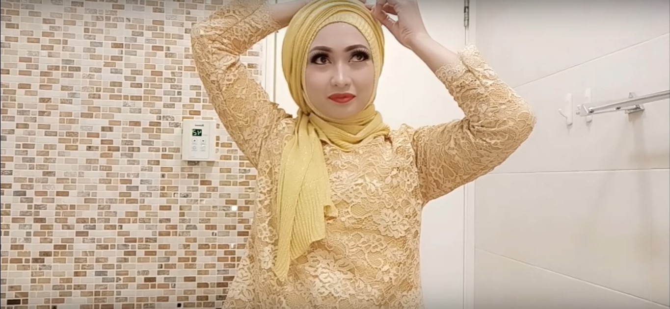 Tutorial Hijab Kebaya Simple