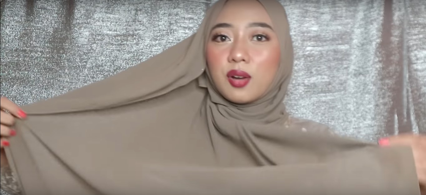 Tutorial Hijab Layer Untuk Wisuda