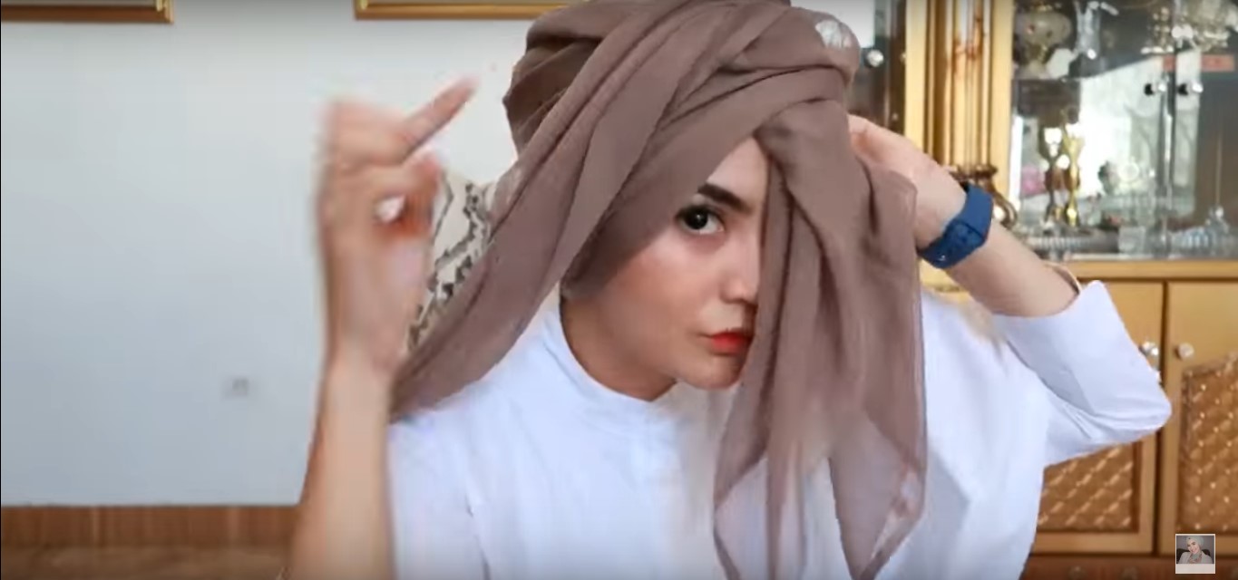 Tutorial Hijab Paris 2 Warna