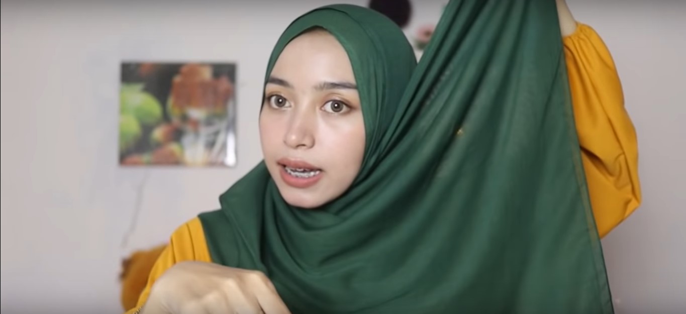 Tutorial Hijab Paris Segi Empat Untuk Wajah Bulat