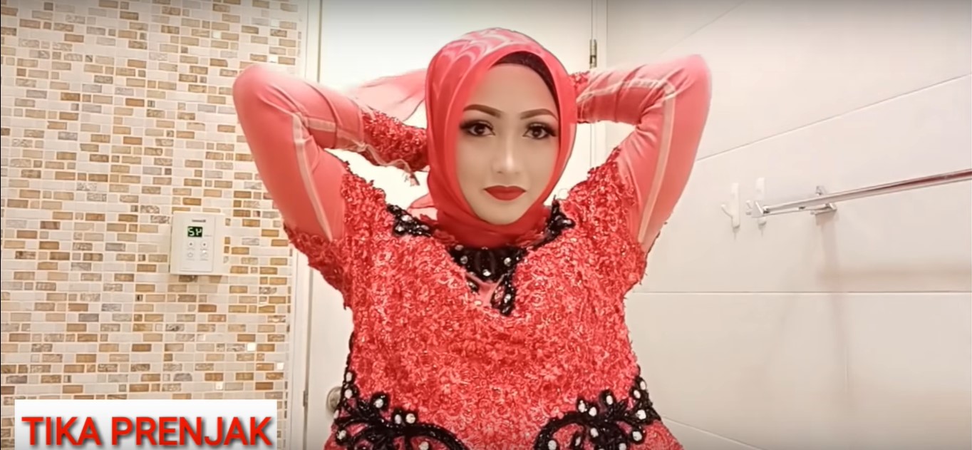 Tutorial Hijab Pashmina Kebaya