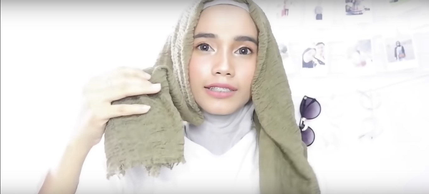 Tutorial Hijab Pashmina Rawis Renda Yang Mudah
