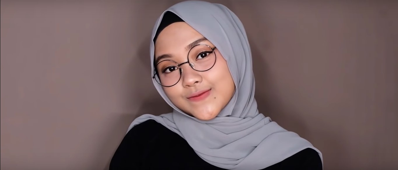 Tutorial Hijab Pashmina Untuk Kuliah Yang Simple