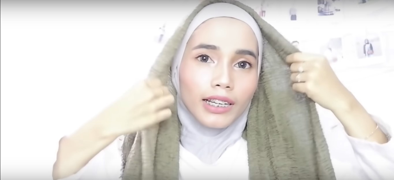 Tutorial Hijab Rawis Renda
