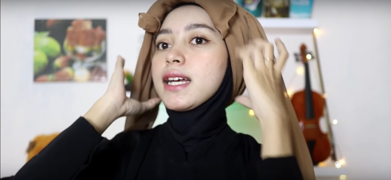 Tutorial Hijab Segi Empat Bahan Satin Untuk Pesta