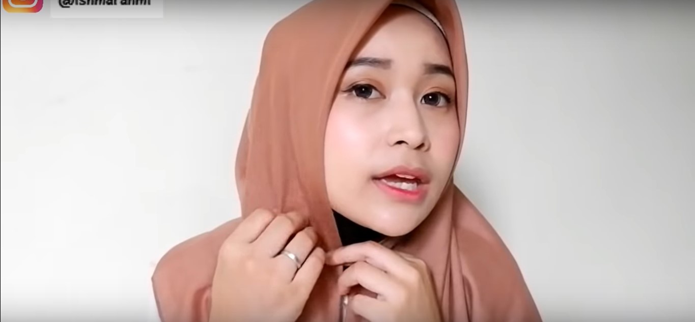Tutorial Hijab Segi Empat Simple Terbaru