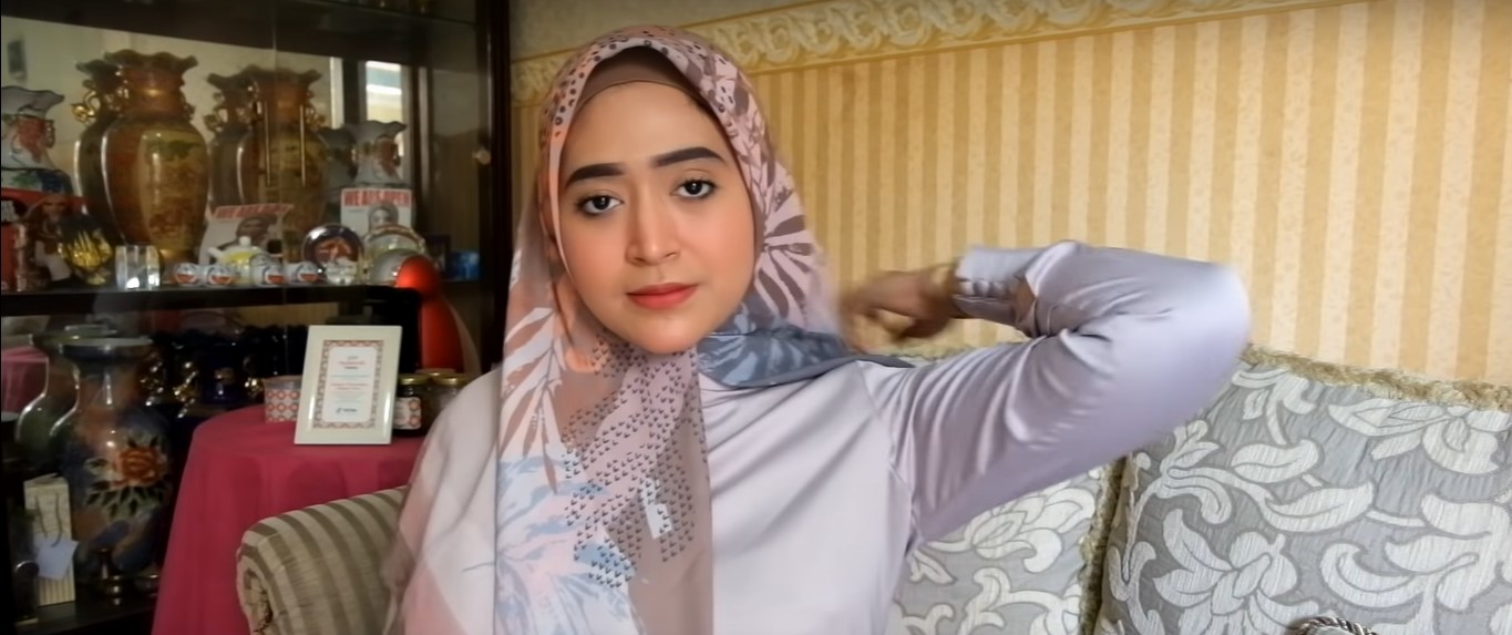 Tutorial Hijab Segi Empat Untuk Lebaran