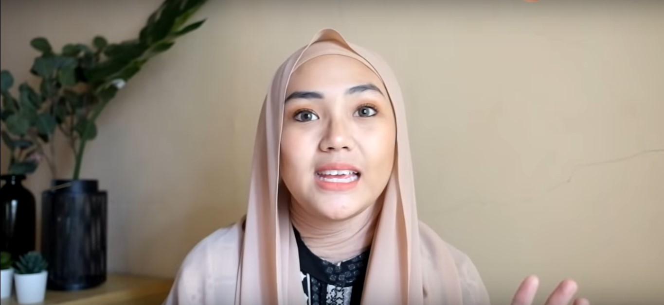 Tutorial Hijab Segi Empat Yang Simple