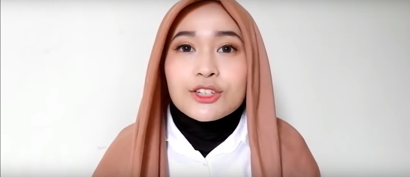 Tutorial Hijab Segi Empat Yang Simple