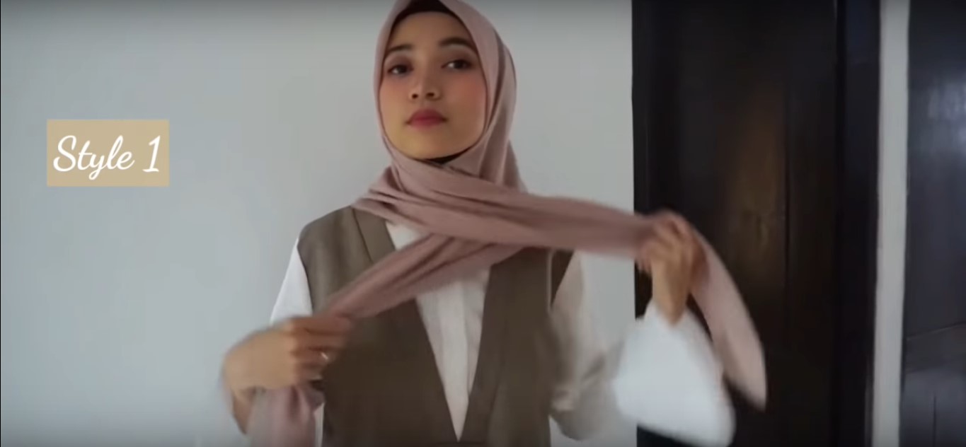 Tutorial Hijab Segitiga Paris