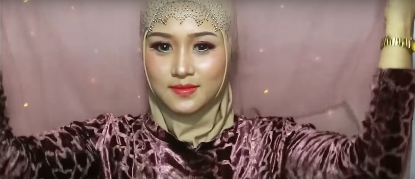 Tutorial Hijab Segitiga Pesta