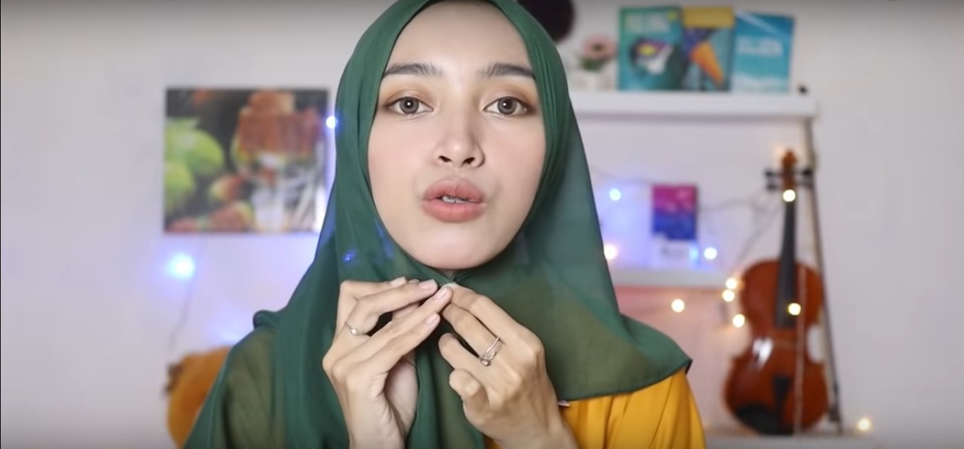 Tutorial Hijab Segitiga Simple Dan Modis