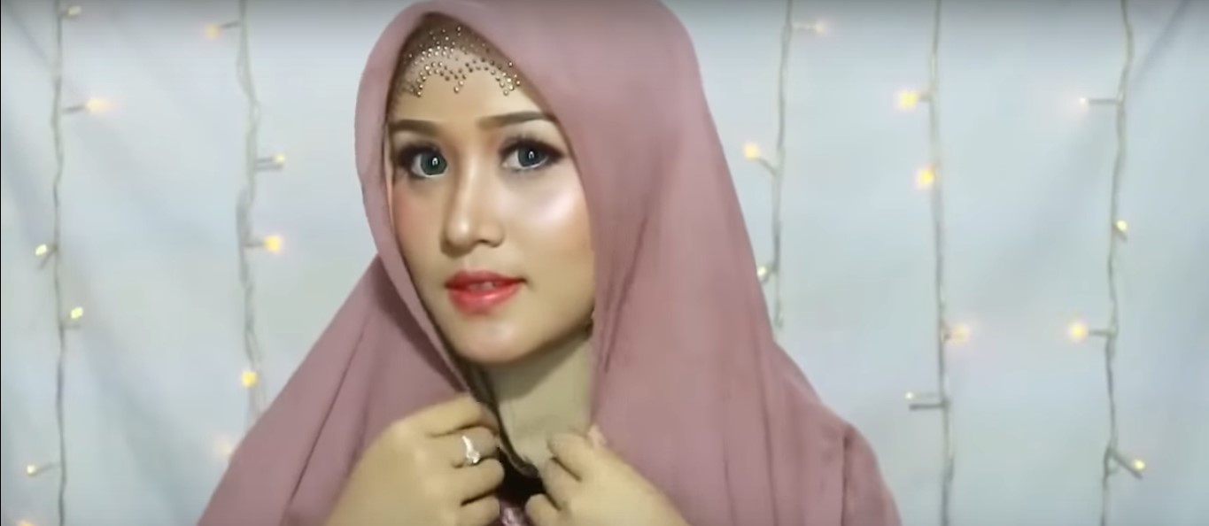 Tutorial Hijab Segitiga Simple Untuk Sehari-Hari