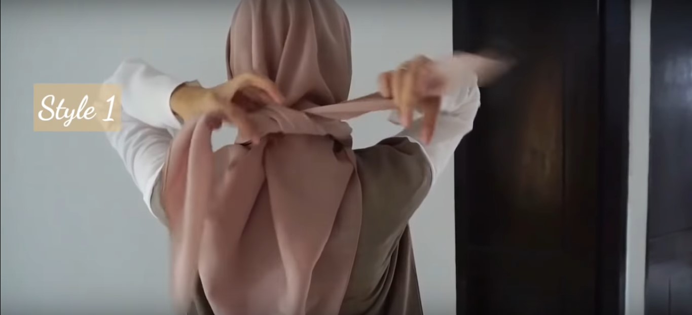 Tutorial Hijab Segitiga Tanpa Ciput