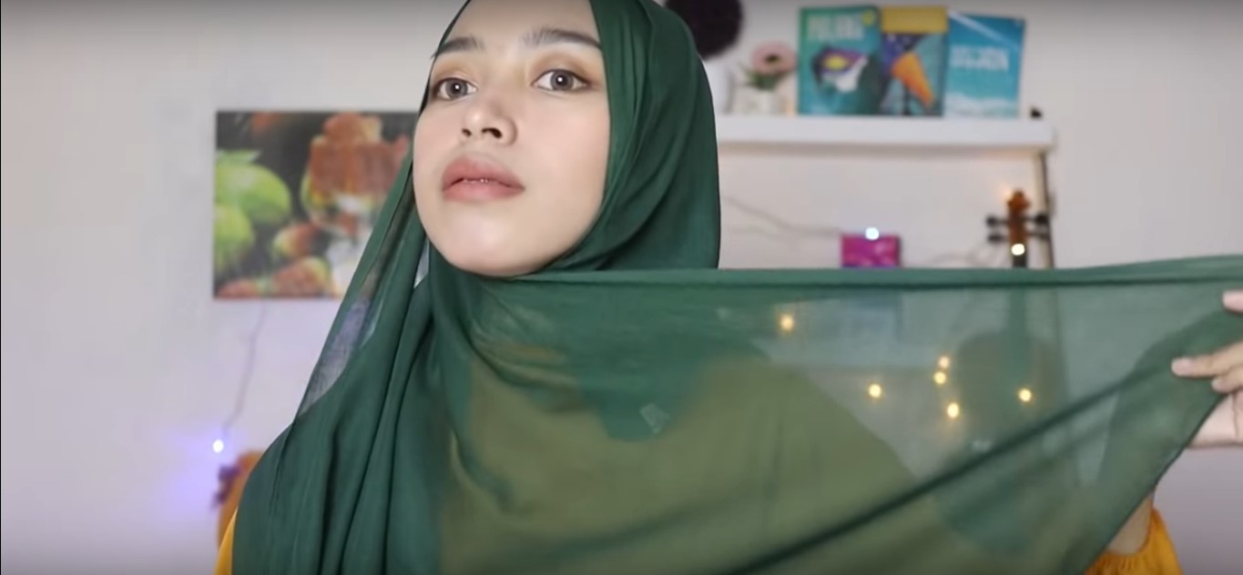 Tutorial Hijab Segitiga Tanpa Ninja