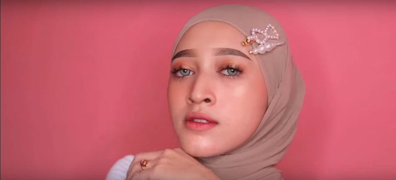 Tutorial Hijab Simple Pashmina Untuk Ke Pesta