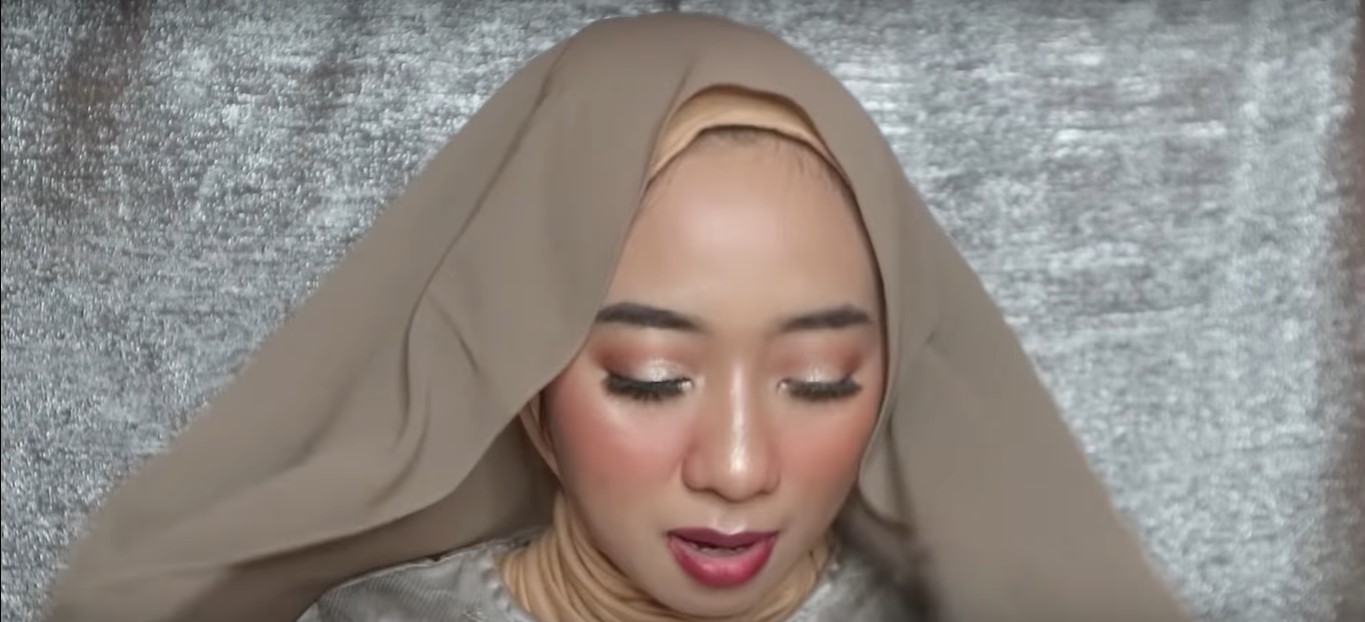 Tutorial Hijab Wisuda Simpel