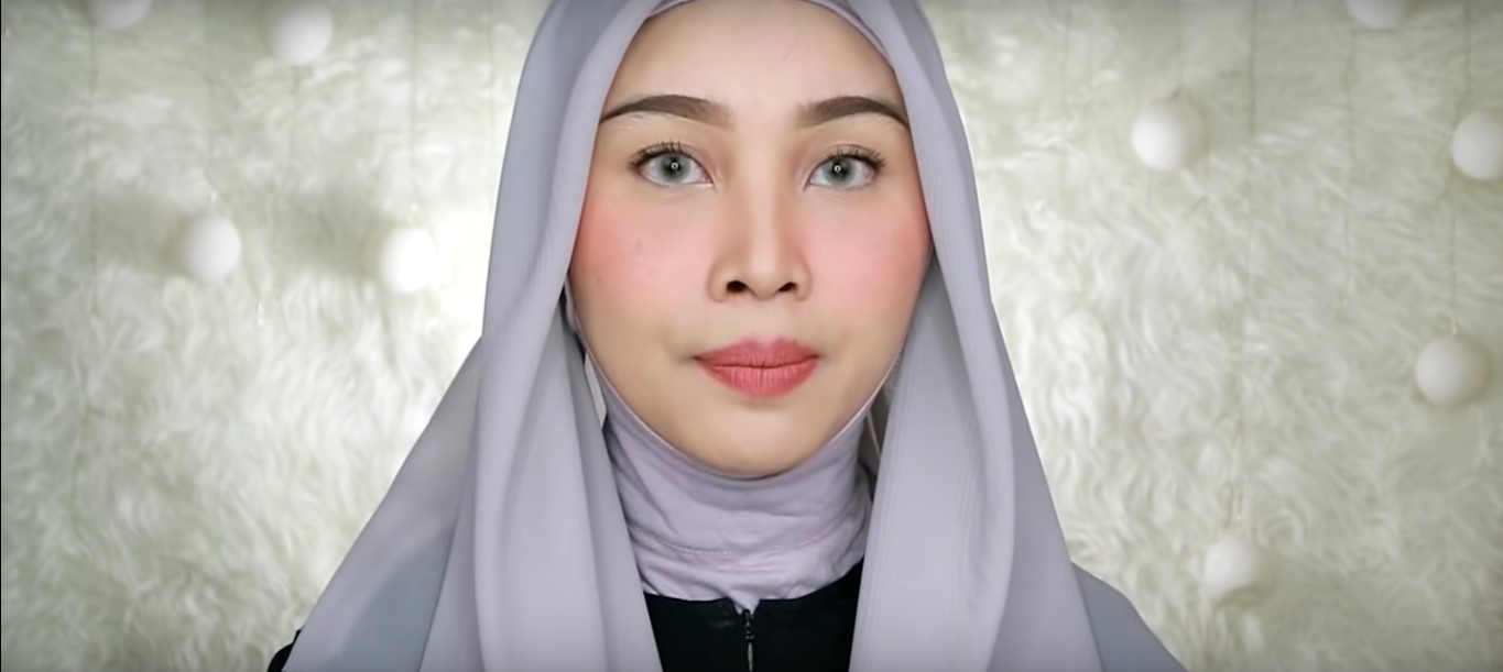 Tutorial Hijab Wisuda Simple