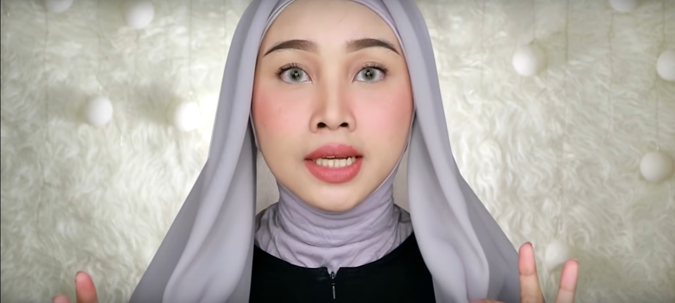 Tutorial Hijab Wisuda